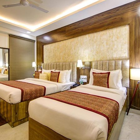 Hotel Deluxe Stay Inn - Near Delhi Airport Нью-Дели Экстерьер фото