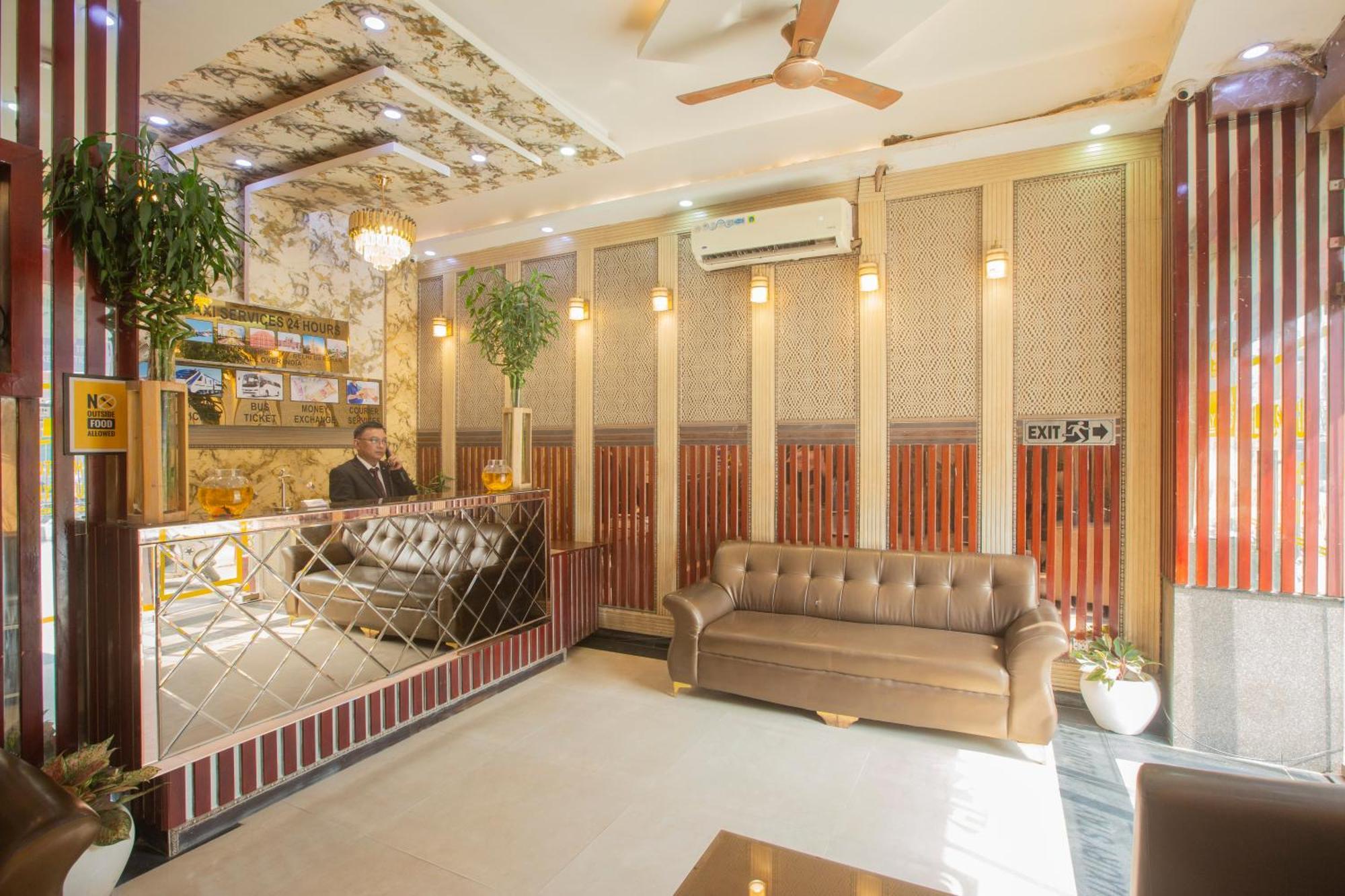 Hotel Deluxe Stay Inn - Near Delhi Airport Нью-Дели Экстерьер фото