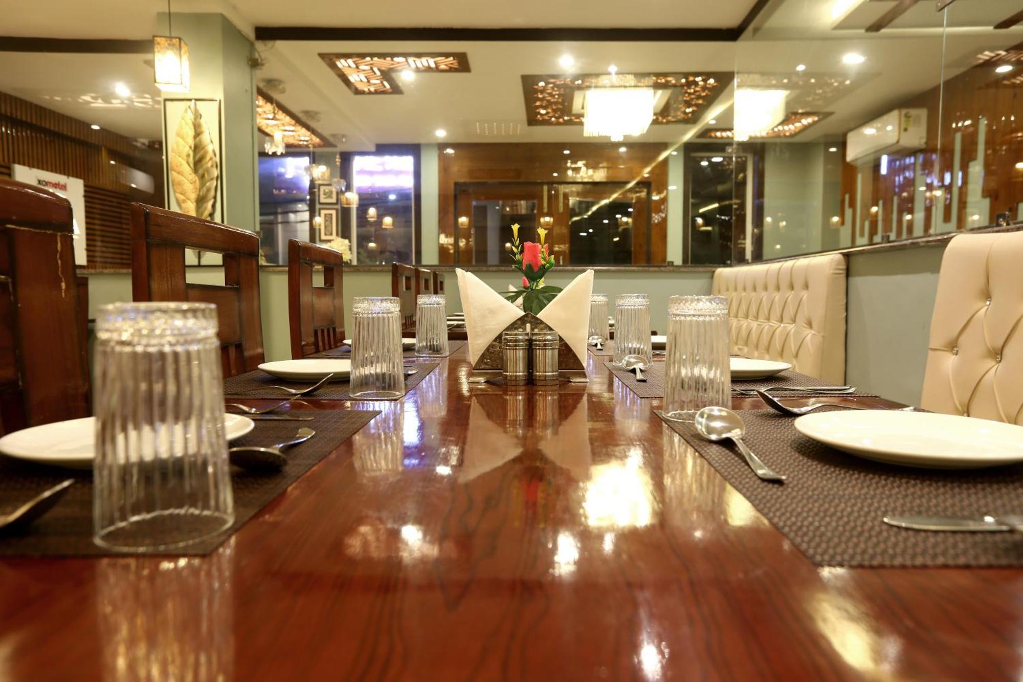 Hotel Deluxe Stay Inn - Near Delhi Airport Нью-Дели Экстерьер фото